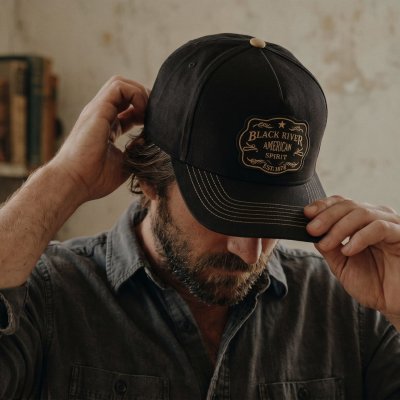 Kap - Black River Midnight Trucker (zwart)