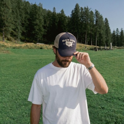 Kap - Black River America Trucker (marineblauw/crème)