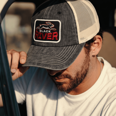 Kap - Black River Hare Washed Trucker (zwart/crème)