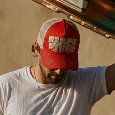 Kap - Black River Bold Logo Trucker (rood/crème)