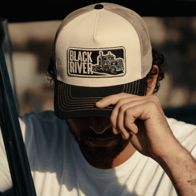 Kap - Black River Hauler Trucker (crème/beige/zwart)