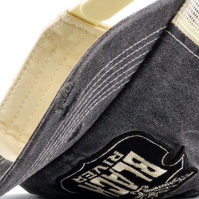 Kap - Black River Eagle Washed Trucker (zwart/crème)