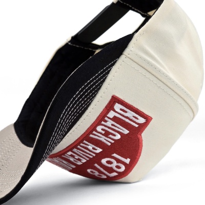 Kap - Black River Louisville Cotton Snapback (offwhite/zwart)