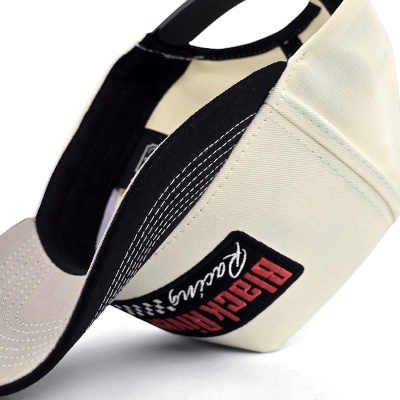Kap - Black River Racing Cotton Snapback (offwhite/zwart)