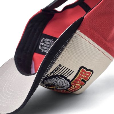 Kap - Black River Falcon Trucker (crème/rood/zwart)